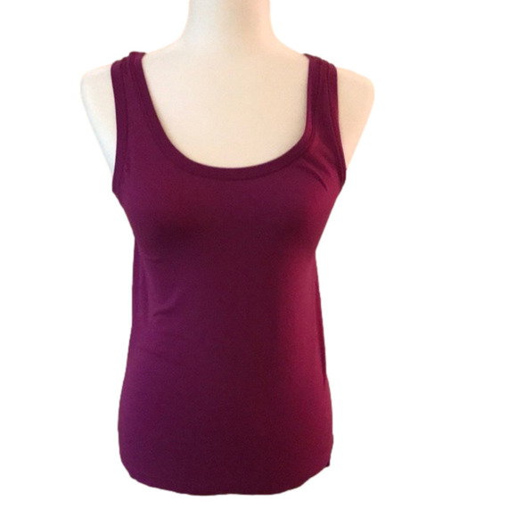 White House Black Market Tops - 𝅺WHITE House Black Market magenta hot pink nylon/spandex tank top